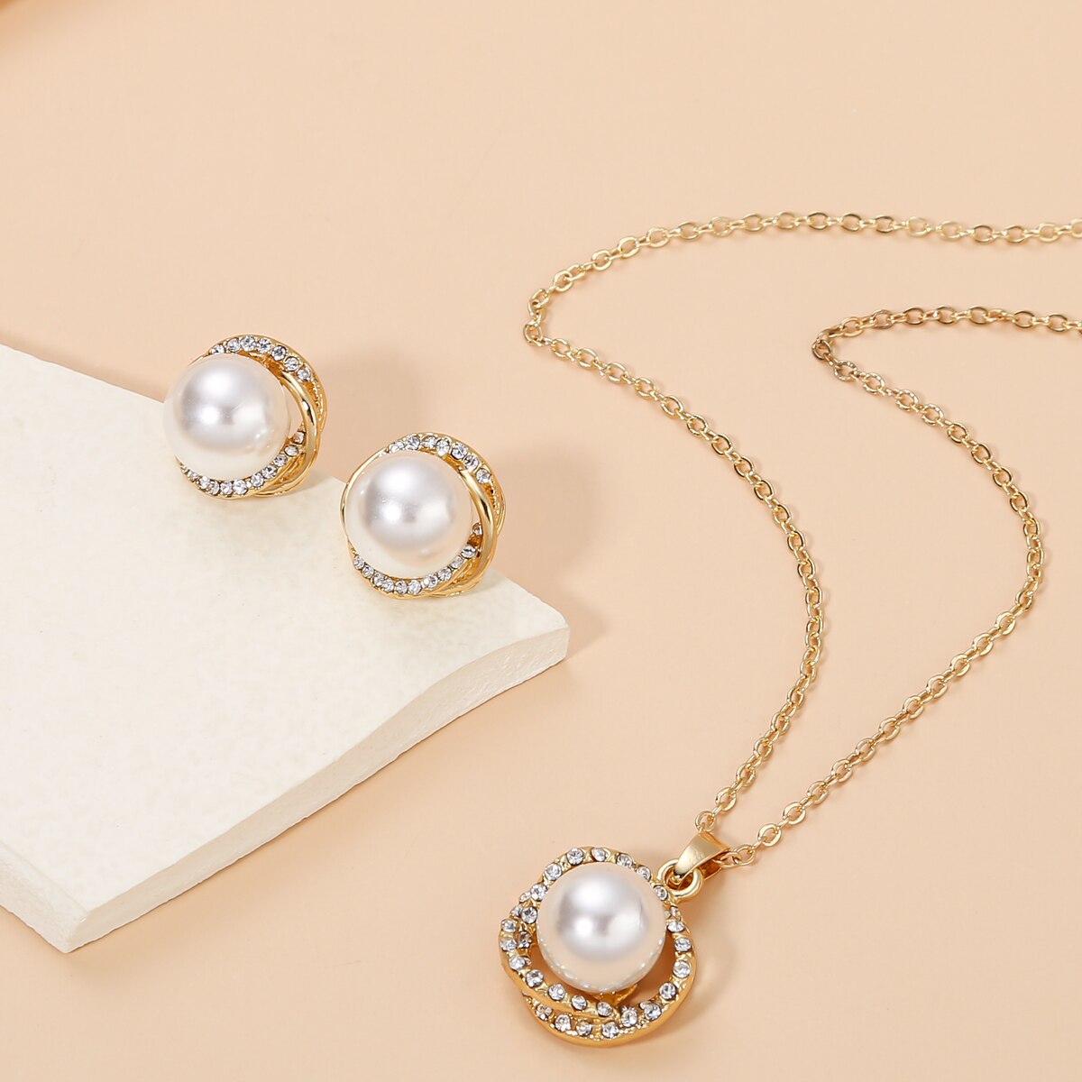 Ensemble de collier de perles plaqué or pour femme, goujon de boucle d'oreille, pendentif en pierre de cristal